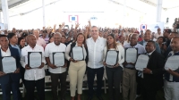 PRESIDENTE ABINADER ENTREGA 3,100 TÍTULOS DE PROPIEDAD A RESIDENTES DEL TAMARINDO I
